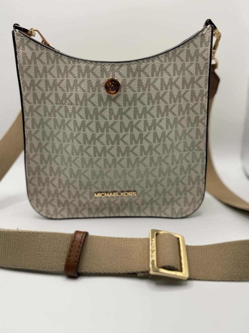 ✨ Michael Kors Briley Small Logo Messenger Crossbody Bag Vanilla ✨ - Picture 3 of 5